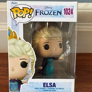 Funko Pop! Disney Frozen Elsa with Ice Effect